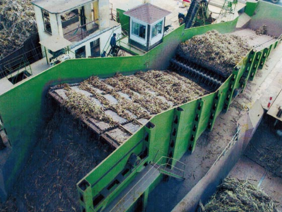 The sugarcane sugar making equipment in the sugar factory includes sugarcane flippers, conveyors, presses, sugar suction filters, and other sugarcane sugar making machinery and equipment